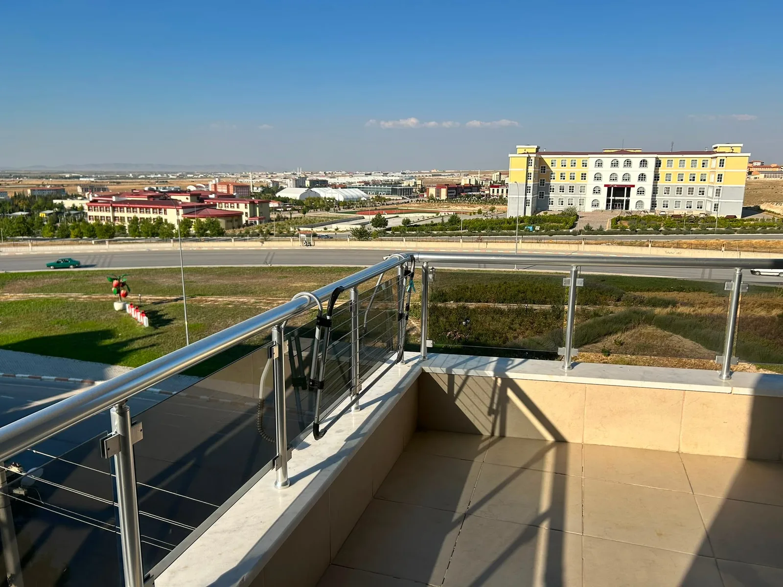 Hastane - Üniversite Karşısında 1+1 Eşyalı / Kiracılı Fırsat Apart