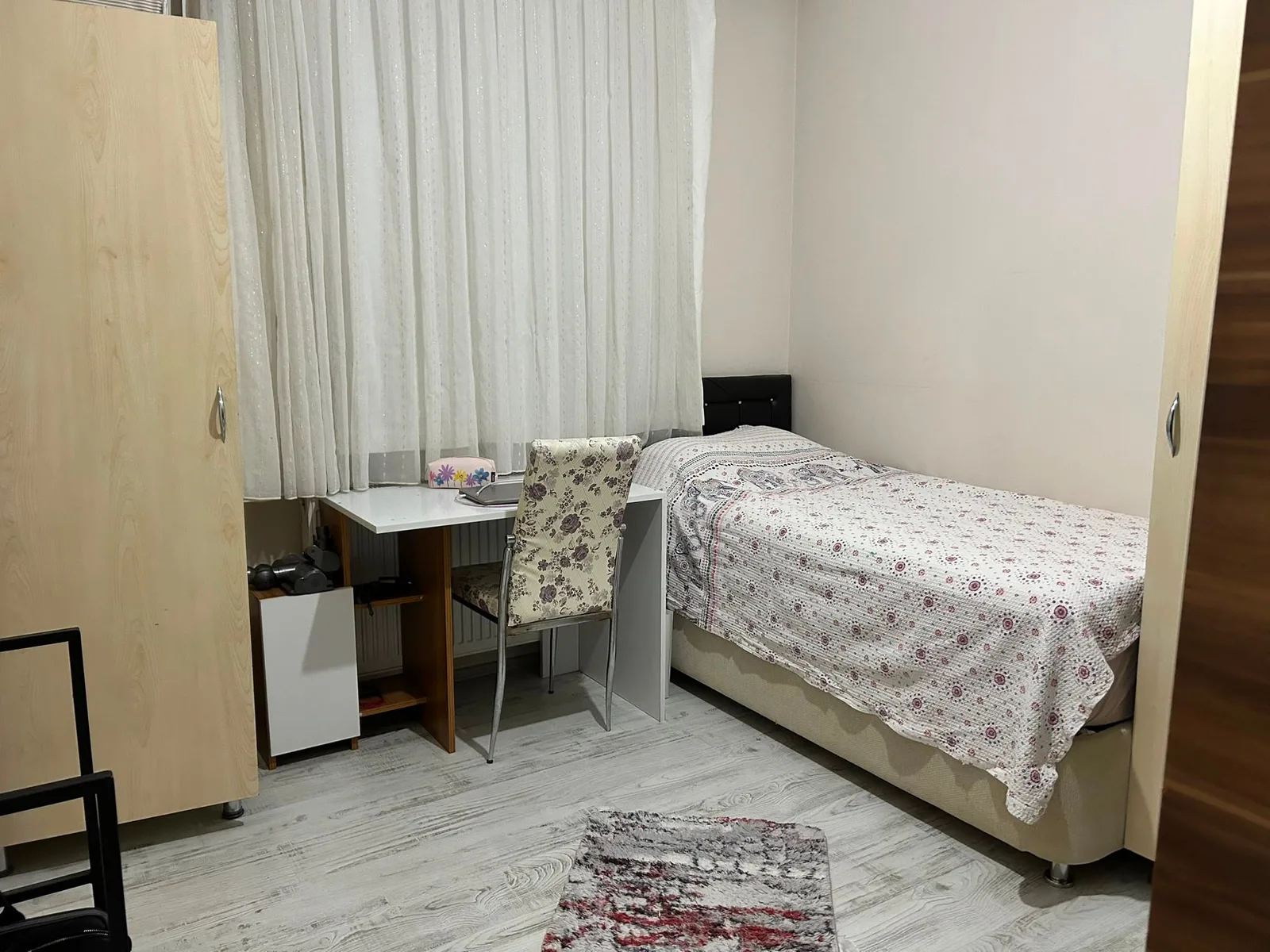 Hastane - Üniversite Karşısında 1+1 Eşyalı / Kiracılı Fırsat Apart
