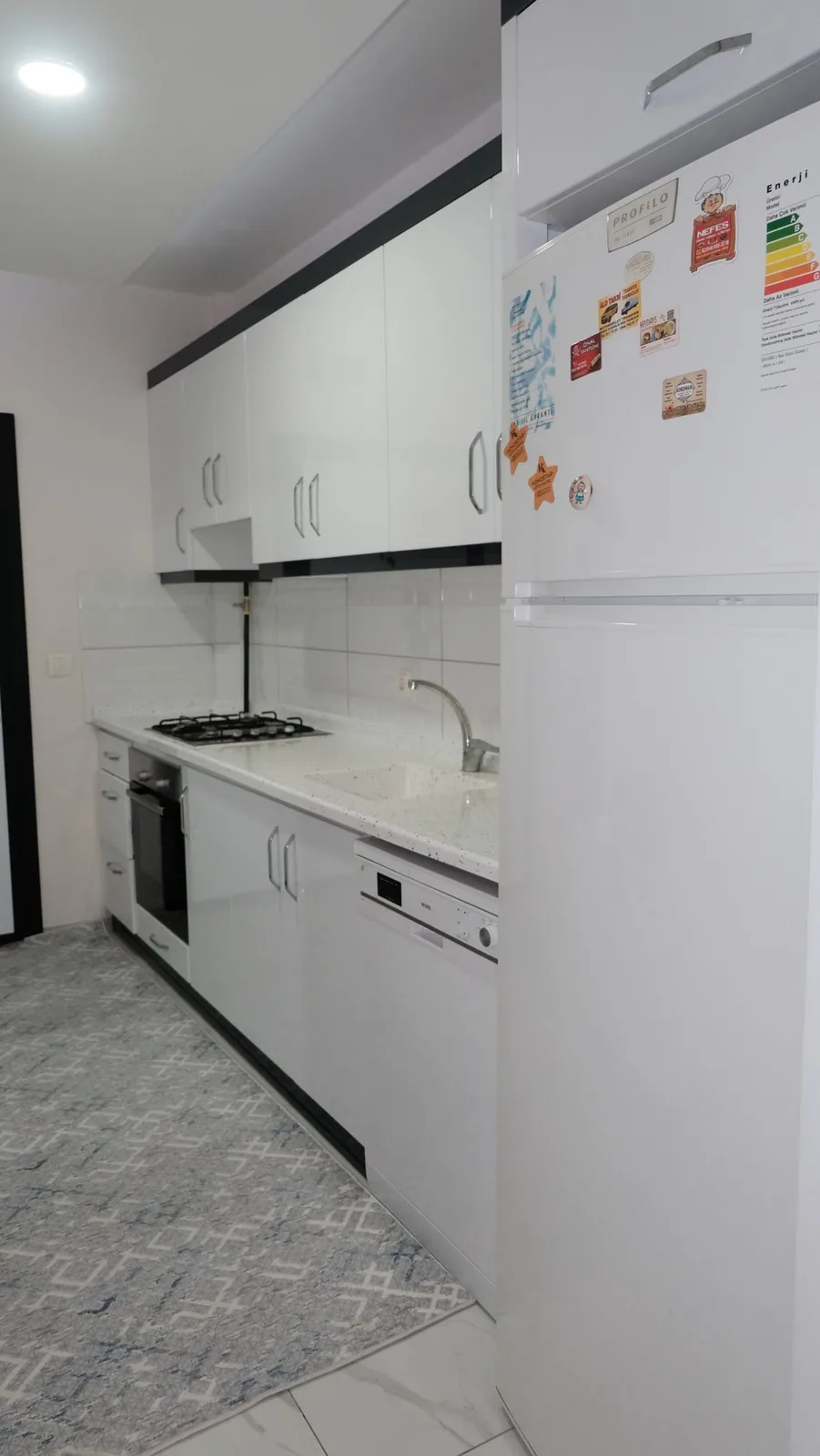 Tabduk Emre Mahallesinde 1+1 Satılık Eşyalı Fırsat Apart
