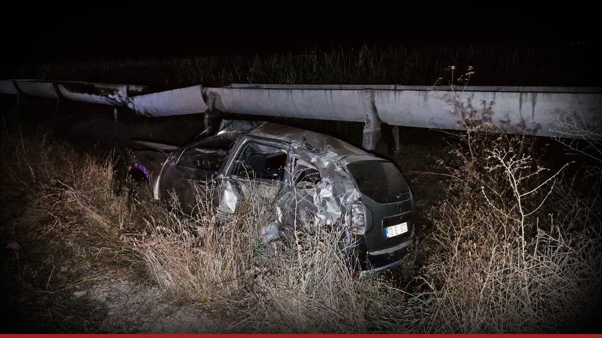 Karaman’da hafif ticari araç beton kanala çarpıp takla attı, sürücü öldü