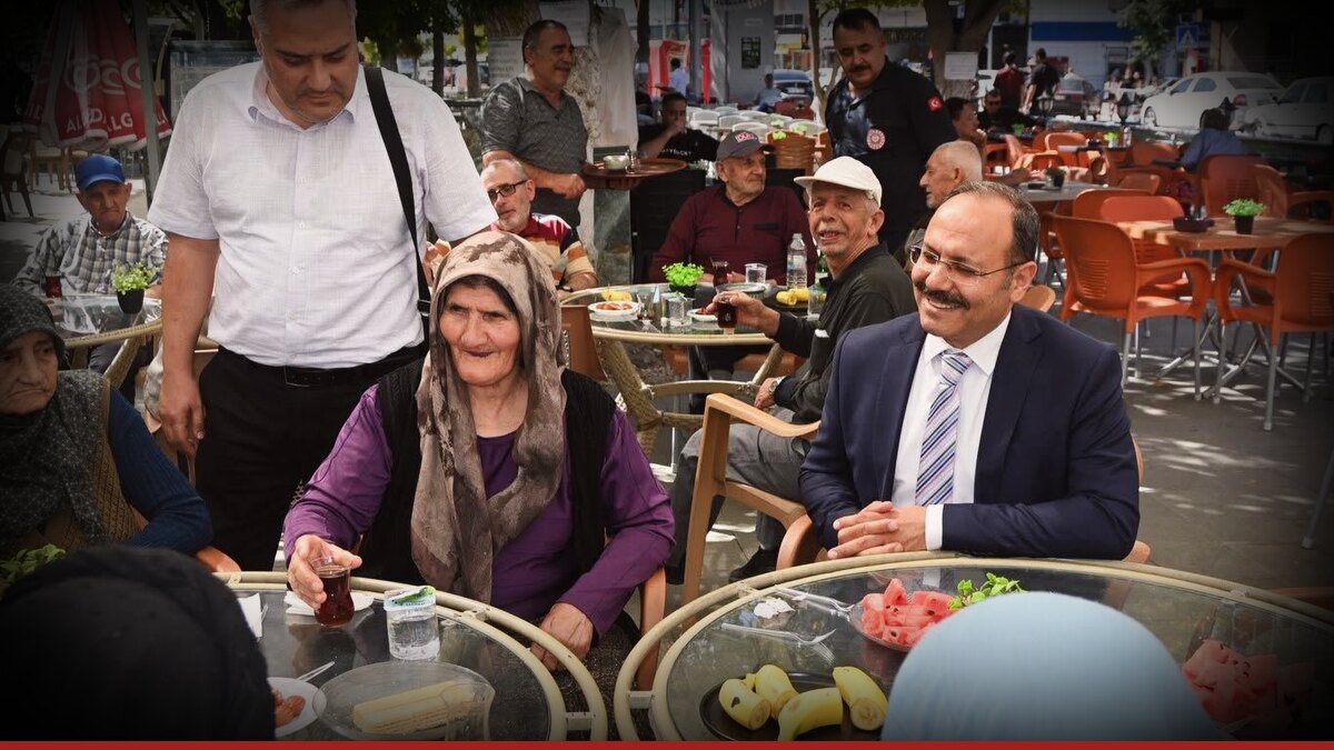 Huzurevi Sakinleri Aktekke Çay Bahçesi'nde Buluştu